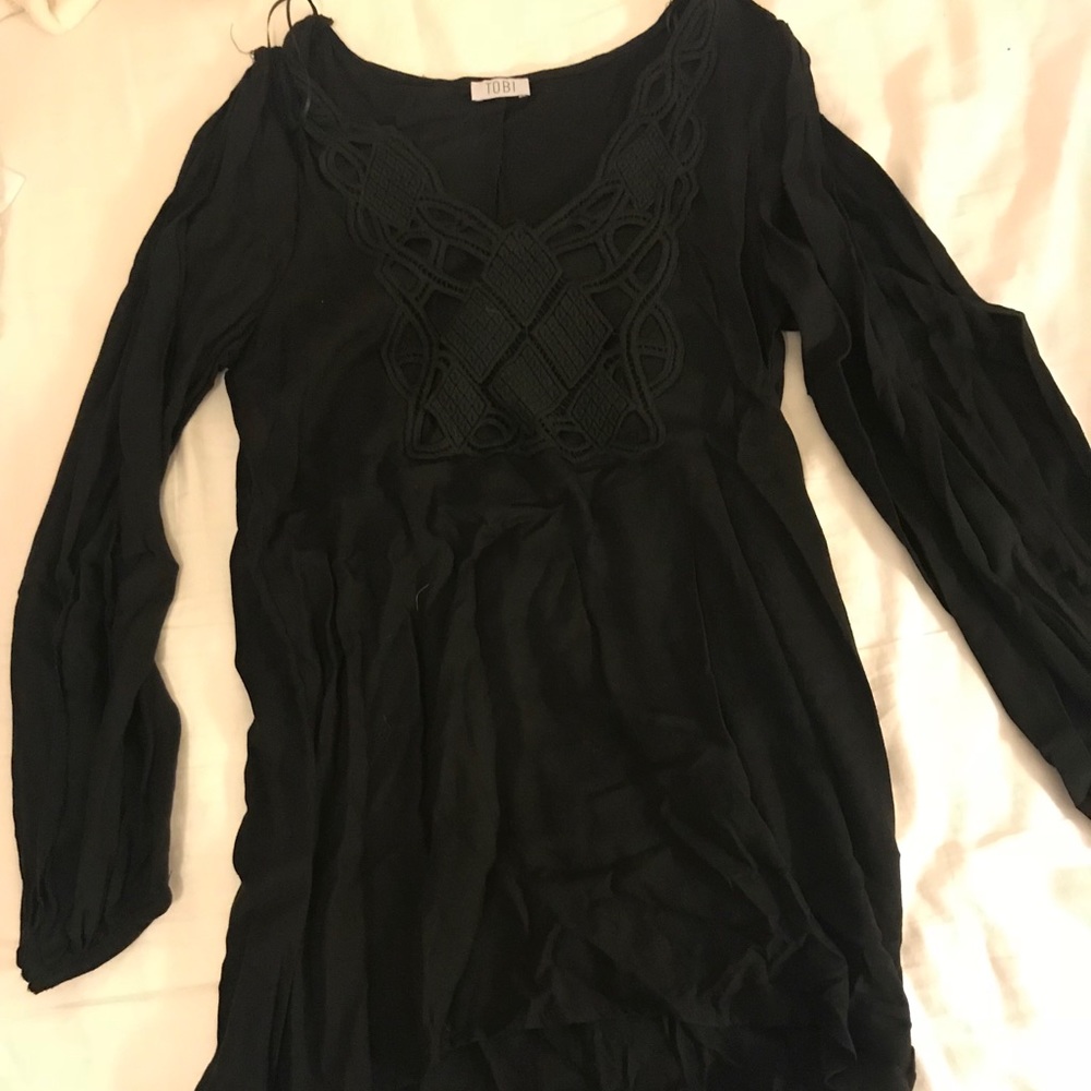 Tobi black dress opened arms